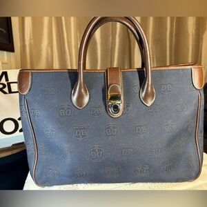 Classic - Dooney & Bourke tote handbag Excellent Condition